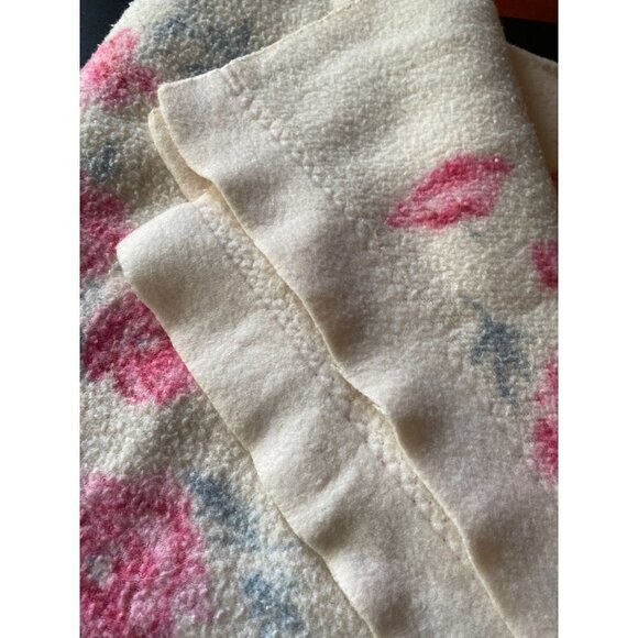 Vintage 1980's Pink Acrylic Twin Blanket Cabbage Rose Print - Picture 3 of 5